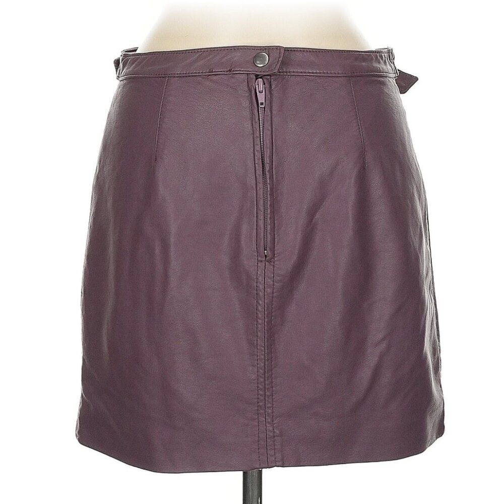Free people maroon faux leather mini skirt with side zipper and belt loops